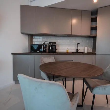 Apartment Wave 4 Mamaia Nord